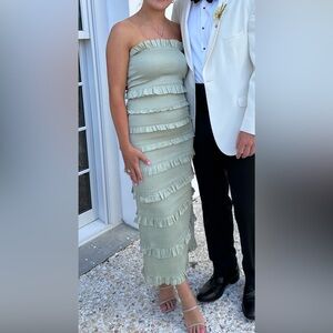 V. Chapman lily ruched & ruffled stretch midi dress size 2